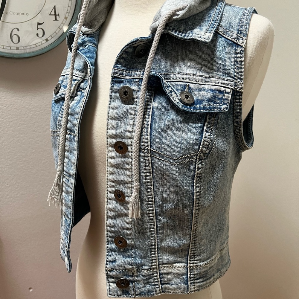 Mudd juniors denim hoodie sleeveless vest SMALL S